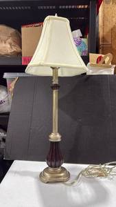 lot 2070 image: Table lamp 29 in tall