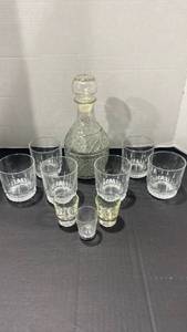 lot 2076 image: Decanter Set