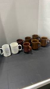 lot 2090 image: Coffee Mugs