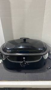 lot 2104 image: GE electric roasting pan