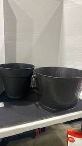 lot 2110 image: Metal bucket planter 10x17 and plastic planter
