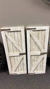 lot 2510 image: Farmhouse wall decor 2pc each 32x16