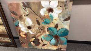 lot 2517 image: Floral print on canvas 40x40