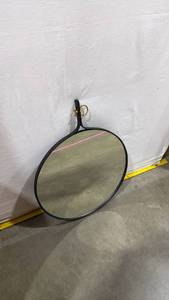 lot 3005 image: Safavieh mirror 24 in diameter