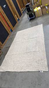 lot 3009 image: Nu Loom rug 95 x 59 in