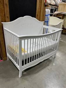 lot 3012 image: White wooden baby crib 48 x 60 x 32 inwith Safety1st mattress