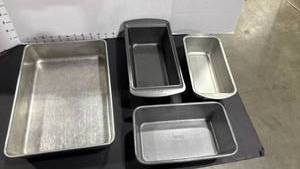 lot 4007 image: Cake and loaf pans