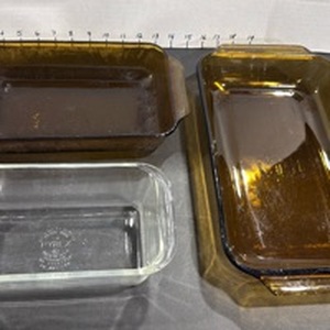 lot 4014 image: Pyrex and Anchor Hocking baking dishes
