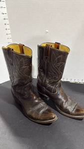 lot 4038 image: Mens cowboy boots size 9D