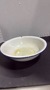 lot 4044 image: Vintage white basin bowl