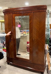 lot 10001 image: Triple door wardrobe with middle mirrored door (already taken apart 4 heavy pieces)