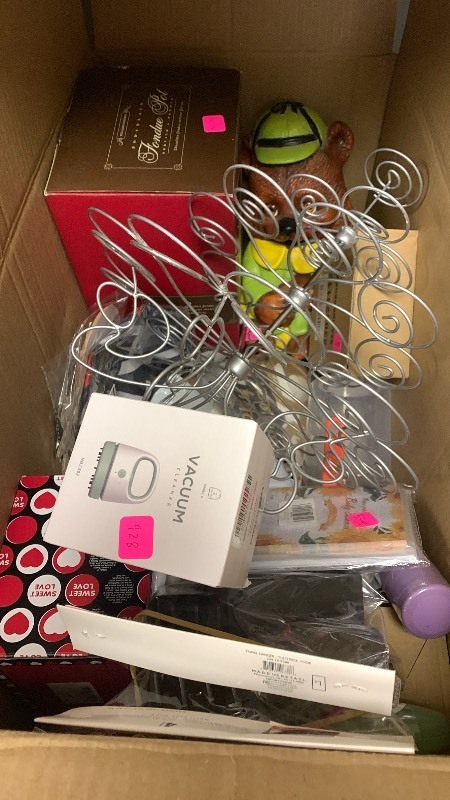 lot 512 image: Mystery box - Mixed Household Items - retail value $50