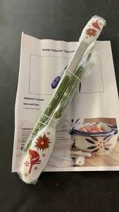 lot 254 image: Temp-tations Silicone Tongs with Floral Design Set of 2