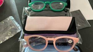 lot 264 image: As is Hummingbird The Charleston Reading Glasses - 5 pairs - Black, Blue, Purple, Green, and Pink - 1 cleaning cloth and 5 pouches