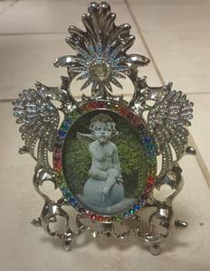 lot 329 image: Ornate Metal Picture Frame with Colorful Rhinestones