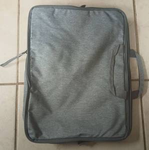 lot 330 image: BumbleBella Compression Packing Cubes Set with Space Solver