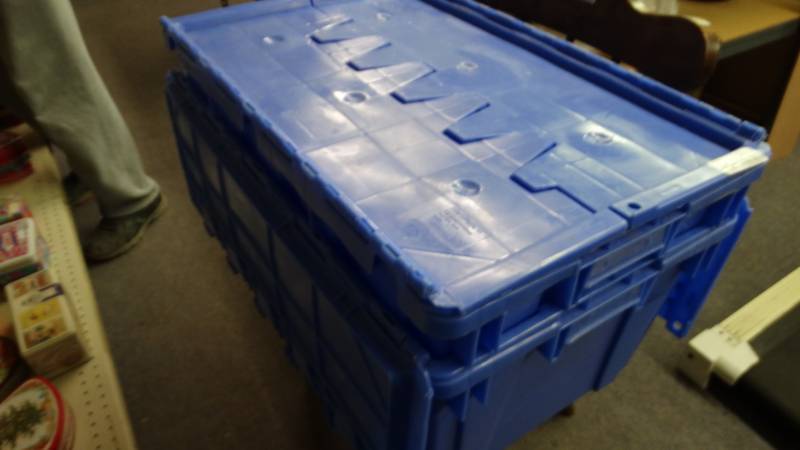 lot 10807 image: 2 totes