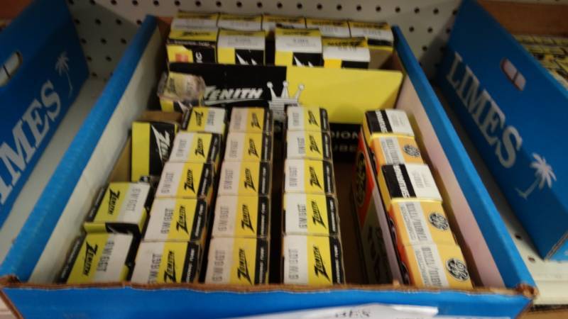 lot 10848 image: Box of Zenith nos tubes