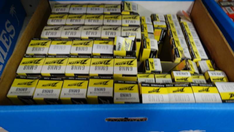lot 10849 image: Box of Zenith nos tubes