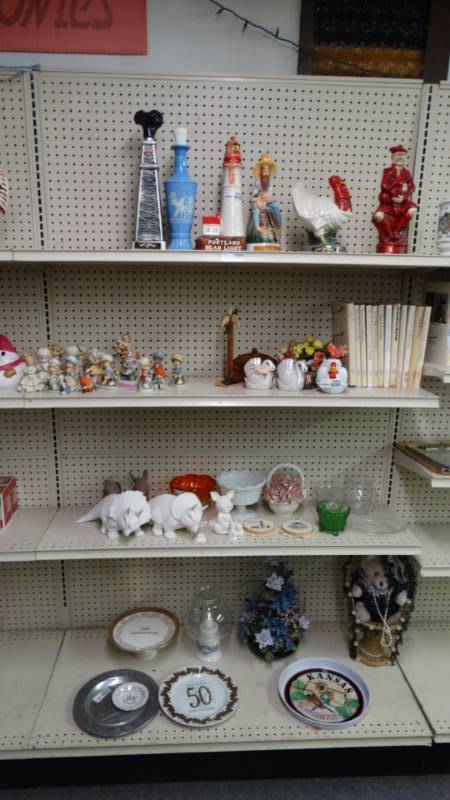 lot 10899 image: 4ft wide shelving section. NO CONTENTS