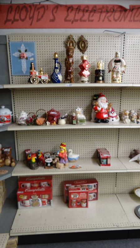 lot 10900 image: 4ft wide shelving section. NO CONTENTS