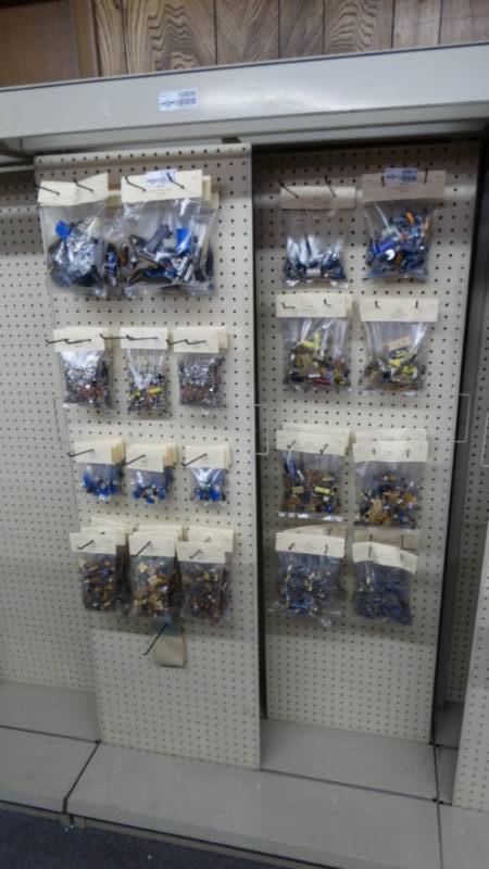 lot 10906 image: 3ft wide shelving section. NO CONTENTS
