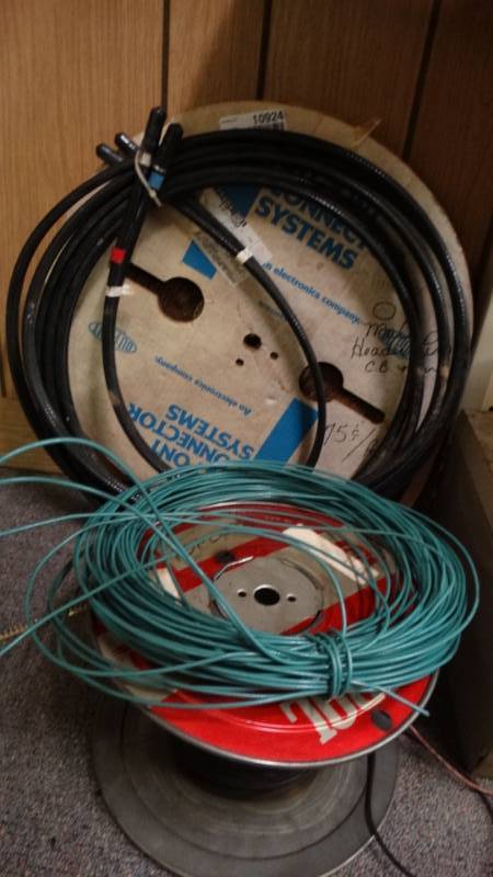 lot 10924 image: Lot of misc cable.