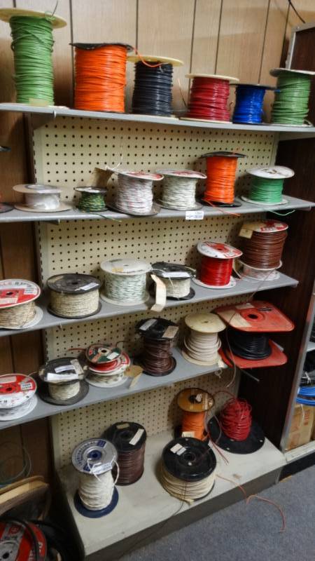lot 10941 image: 4ft wide shelving section. NO CONTENTS