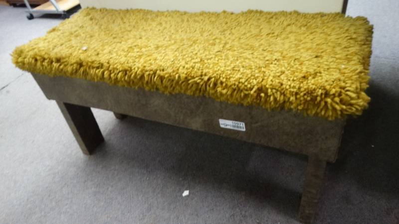 lot 10971 image: Foot stoolbench.