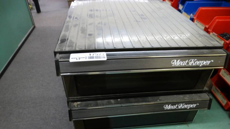 lot 17577 image: 2 refrigerator insert neat keepers.