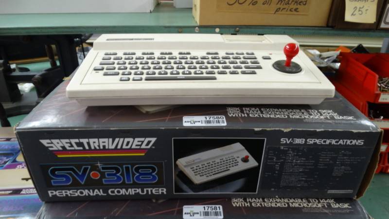 lot 17580 image: Spectravideo SV-318. no power supply.