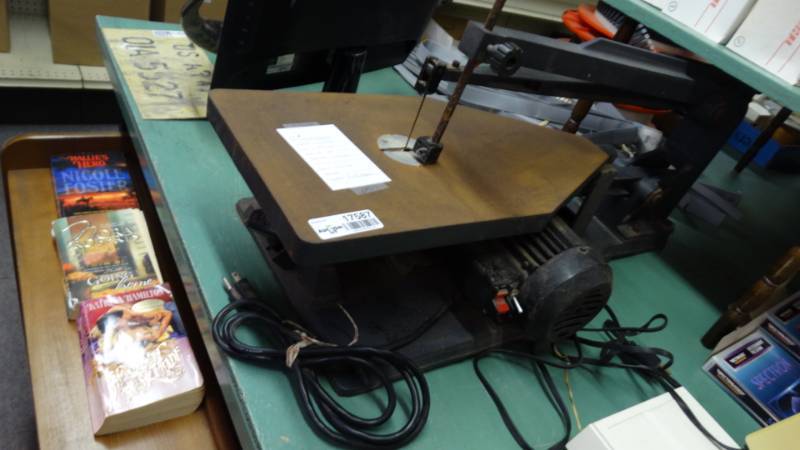 lot 17587 image: American machine 23 scroll saw. works.