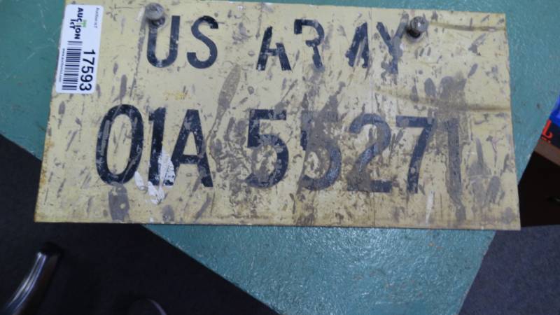 lot 17593 image: Us Army license plate.