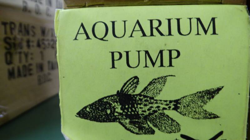 lot 17607 image: 2 aquarium pumps.