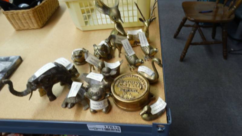 lot 17619 image: Lot of assorted brass animals.