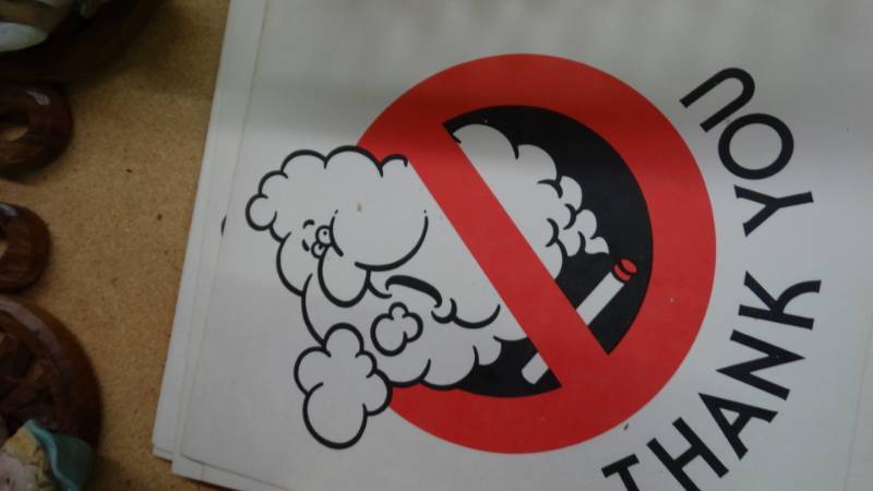 lot 17622 image: Lot of paper no smoking signs.