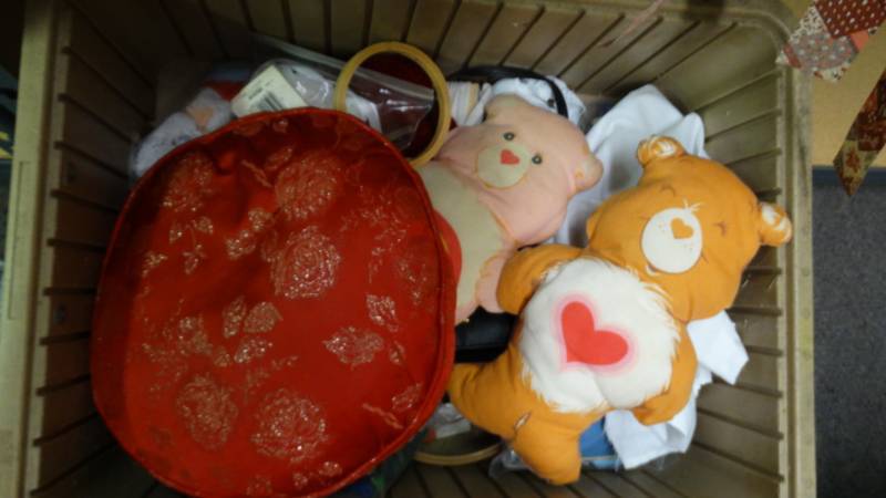 lot 17627 image: Miscellaneous lot.