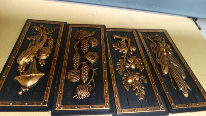 lot 17631 image: 4- Wall Decor.