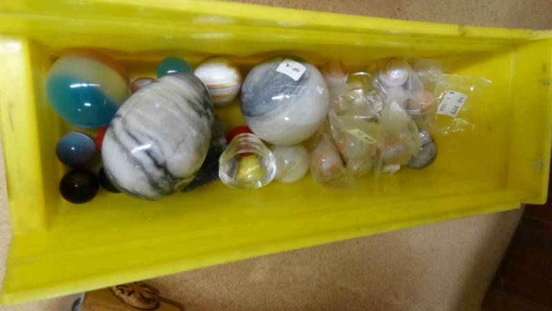 lot 17632 image: Lot of Marbles and egg.