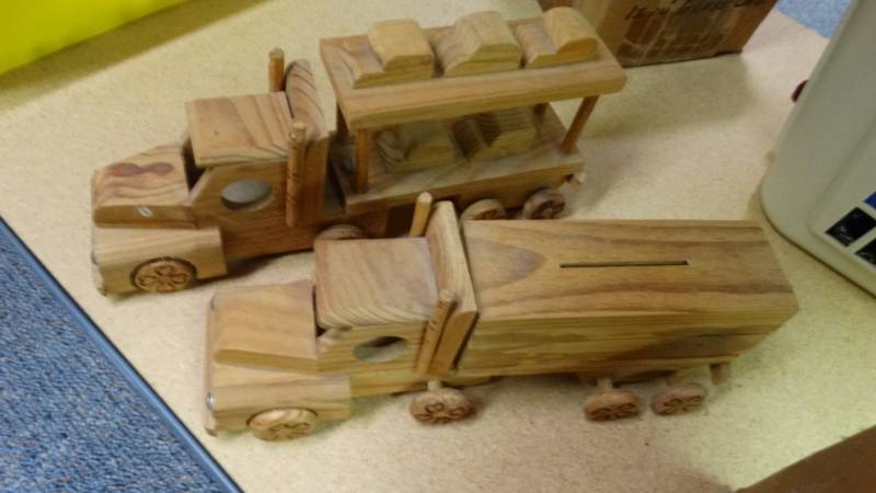lot 17633 image: 2- Wooden diesel.