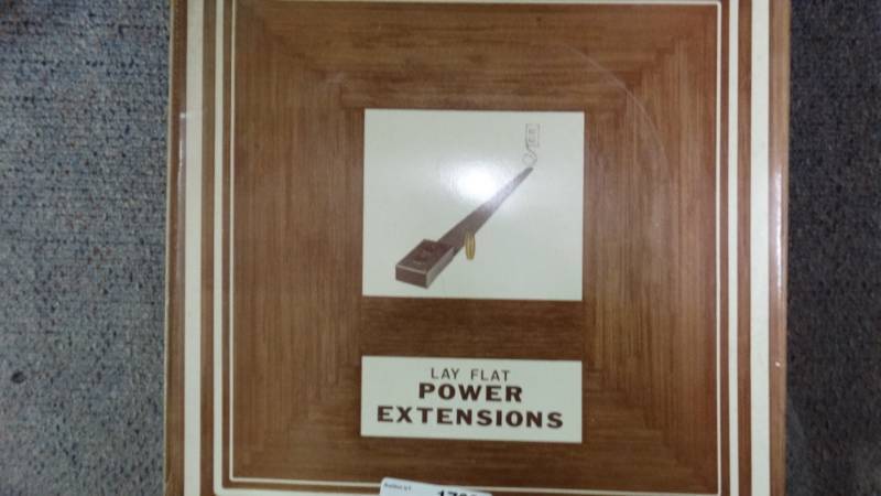 lot 17638 image: 2- Lay flat power extentions.