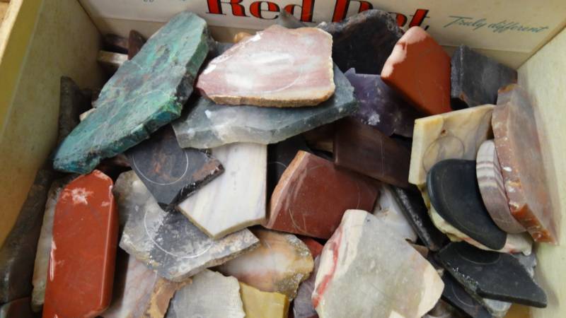 lot 17648 image: Assorted rocks.