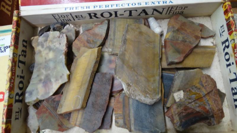 lot 17651 image: Assorted rocks.