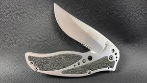 lot 28 image: Kershaw 1475ST Folding Knife with Serrated Edge