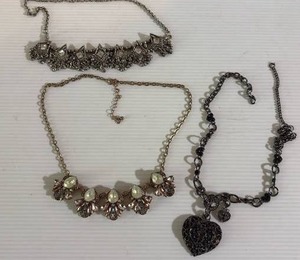 lot 64 image: Costume Jewelry Statement Necklaces