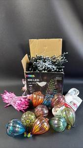 lot 95 image: Light Decoration Bundle with LED String Lights pink Mini lights and Mini-light shades