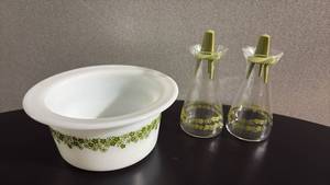 lot 264 image: Vintage Pyrex Spring Blossom Green Salt and Pepper Shakers and Margarine Tub Holder (no lid)