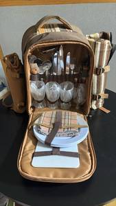 lot 281 image: Portable Picnic Backpack Set with Utensils and Dinnerware