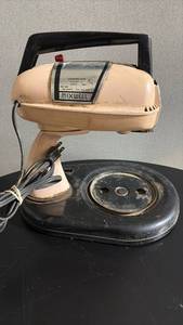 lot 282 image: 1950s Dormeyer Mixwell Electric Stand Mixer Model 4300 Powers Up