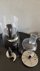 lot 287 image: Black & Decker Food Processor with Slicer Accessories and Dough Blade